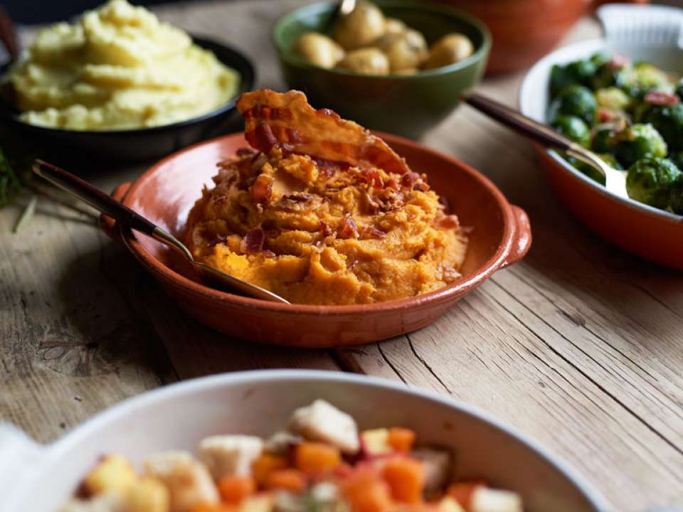 Mashed sweet potatoes with bacon