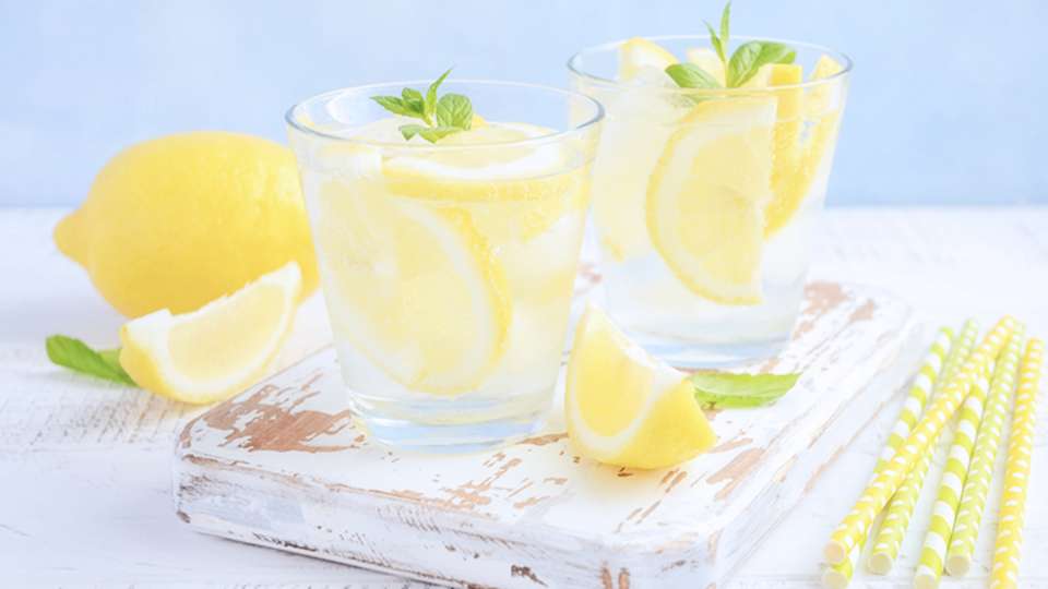 lemon-sparkling-water