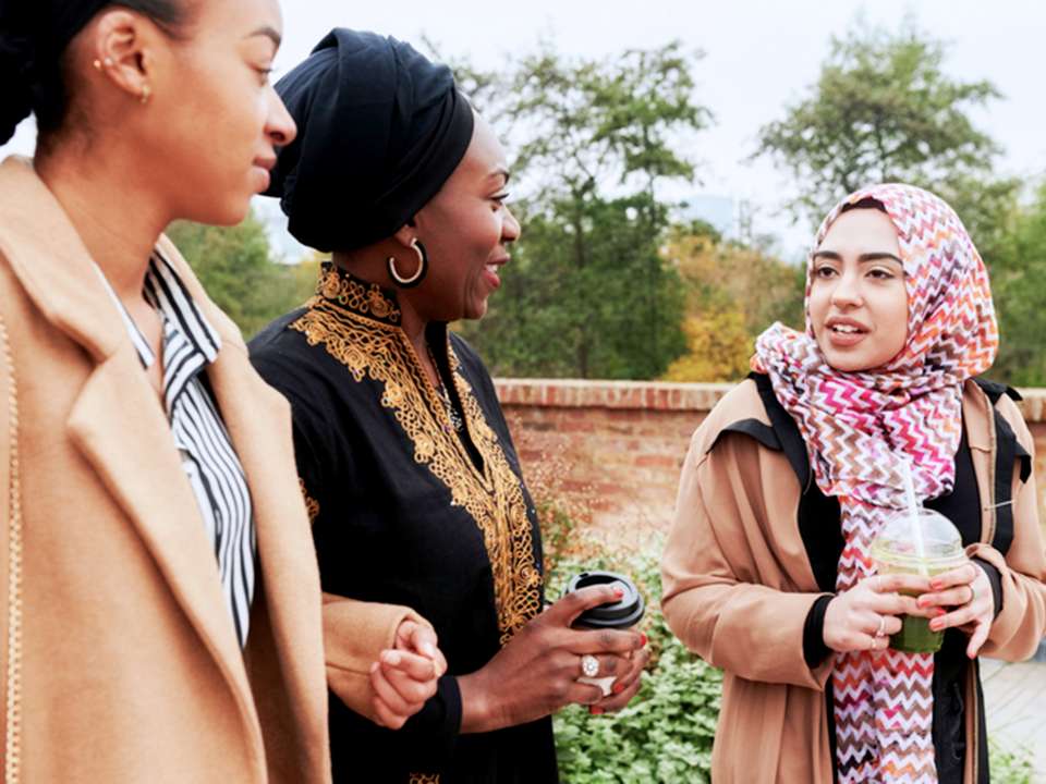 women-wearing-hijabs-talking